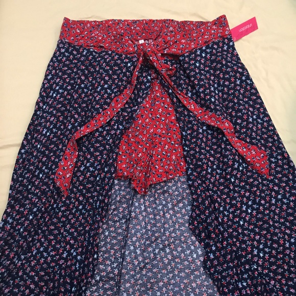 Long skirt, opens in front to reveal shorts - Picture 2 of 5
